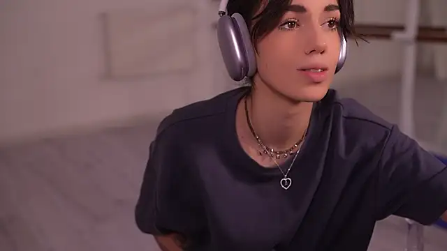 mystica  online show from October 24, 9:49 am