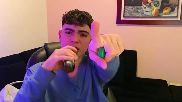 lukeboyce33 online show from October 17, 11:52 pm