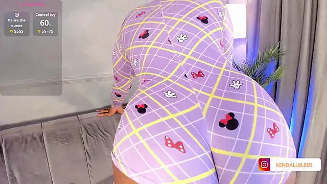 Kendallbleer online show from October 7, 12:42 pm