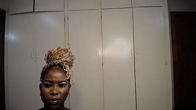 blackrose001 online show from October 4, 11:53 pm