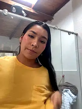 keylamillerr online show from November 2, 7:39 pm