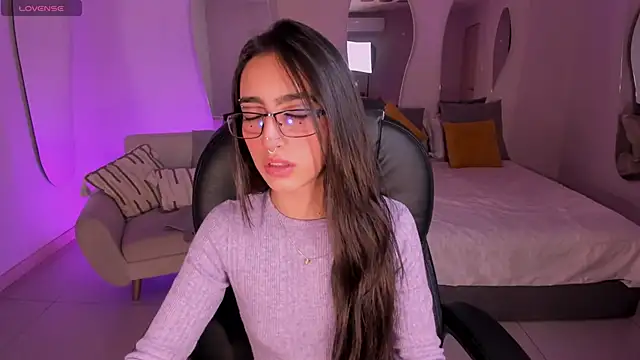 LarisaSmirnov online show from December 3, 4:15 am