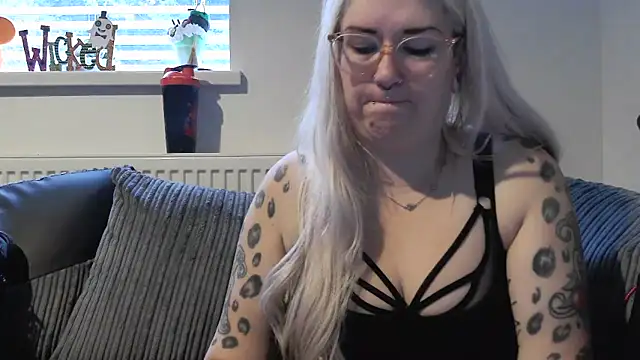 Sizzling Indie36 online show from October 17, 8:06 am