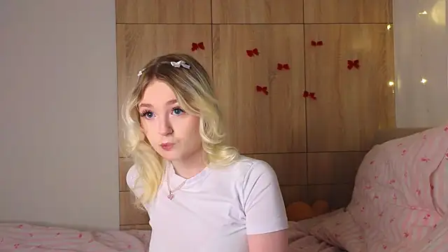 minigirl online show from February 18, 4:06 pm