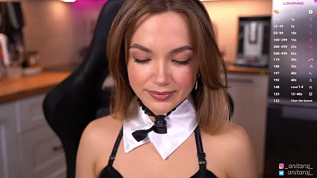 anitaraj  online show from December 18, 7:07 pm