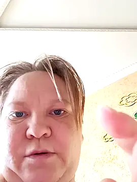 -LOLALEY- online show from November 6, 10:54 am