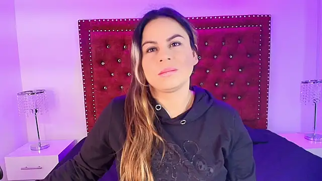 Lia adamsss online show from September 29, 7:30 pm