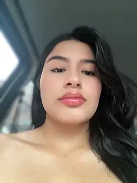 andrea gomes  online show from April 17, 8:33 pm