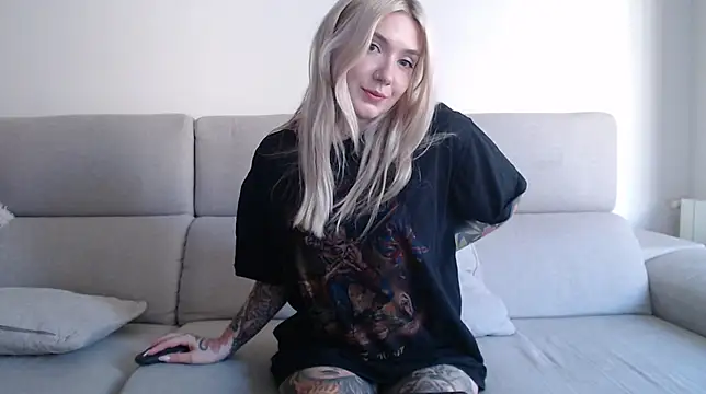 tattoobbgirl online show from September 14, 11:30 am