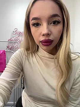 katyevance online show from February 10, 8:39 am