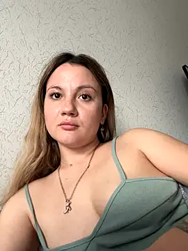 mollygirll online show from October 15, 11:24 am