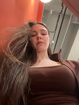 MilaBee online show from March 1, 10:37 am