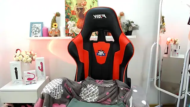 Lucky Lana online show from April 6, 3:17 am