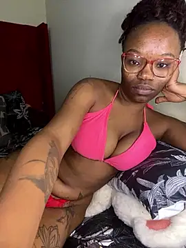 YummyMelanin117 online show from January 18, 11:23 pm