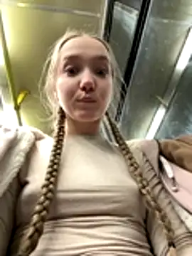 bambi lu online show from December 17, 5:50 pm