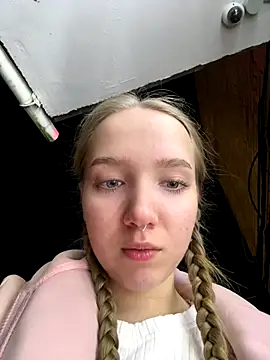 bambi lu online show from September 29, 4:45 pm