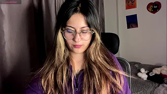 emma  bell  online show from September 16, 12:51 am