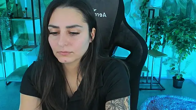 ValeriiMills online show from December 16, 2:45 pm