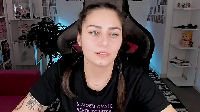 ValeriiMills online show from January 17, 5:31 pm