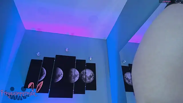 FreyaZimmerman  online show from October 14, 8:55 pm