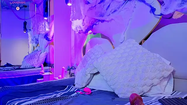 AmmberJones online show from October 28, 12:55 pm