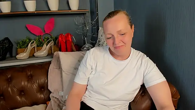 Karen Villis online show from June 21, 10:19 am
