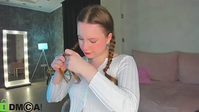 Candy Cansew online show from April 26, 1:03 am