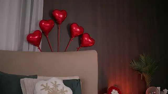 ChloeDevine online show from February 13, 6:37 am