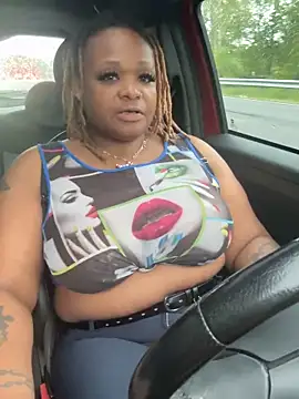 RoyalQueen2u online show from April 25, 10:18 pm