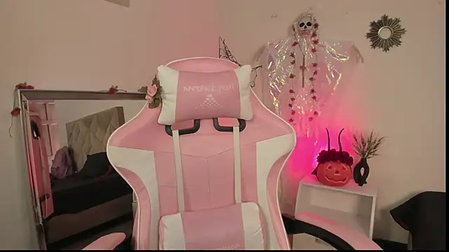 Paprika  online show from October 22, 6:24 pm