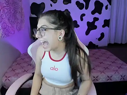 abbie jensen  online show from September 12, 3:29 am