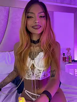 AnnahiBaker online show from January 12, 11:43 pm