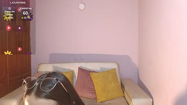 alesiamoore online show from February 2, 12:59 pm