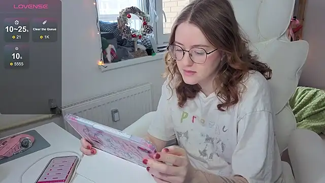 urstripchatgf online show from February 19, 8:47 am