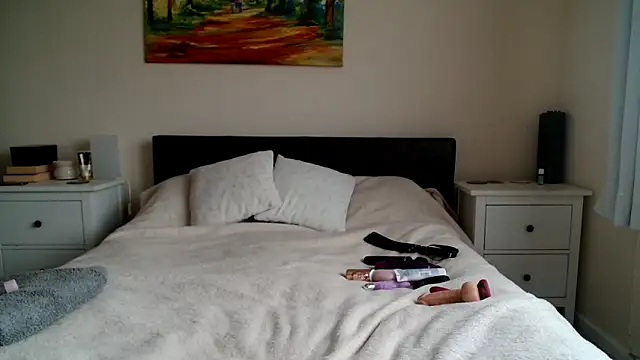 32h busty online show from February 6, 8:50 am