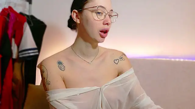 Ivanna  Rose online show from April 14, 8:25 am