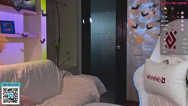 mia here online show from October 31, 12:42 pm