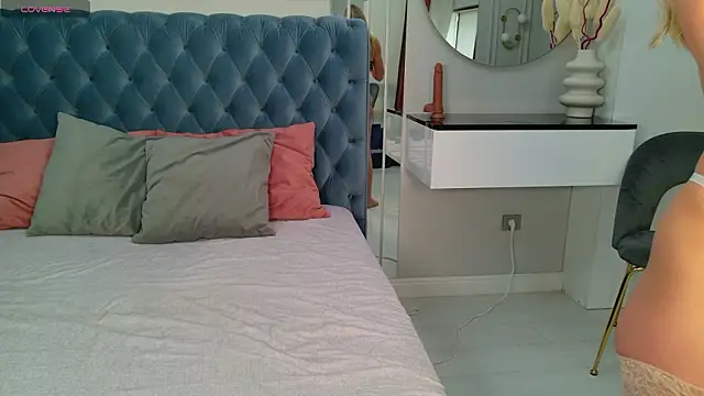 SiennaPierce online show from February 21, 6:36 am