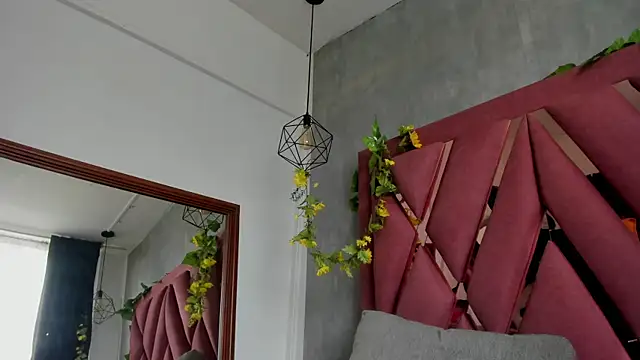 viollettaa  online show from January 16, 7:54 pm