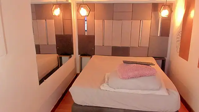 FreyrStone online show from March 30, 3:44 pm