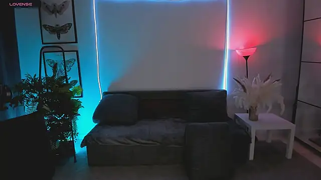 lunaalli online show from February 3, 2:53 am