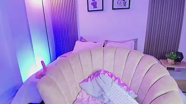 ashlycarteer online show from February 14, 2:35 am