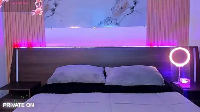 samanthaa moon online show from March 17, 9:41 pm