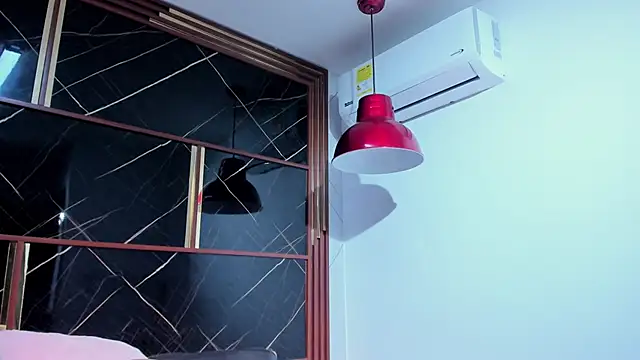 HannyThompson online show from October 16, 1:25 pm