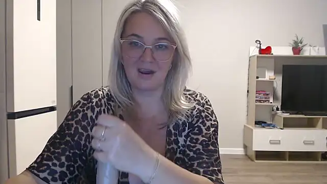 EleanoraDream online show from February 21, 1:01 pm