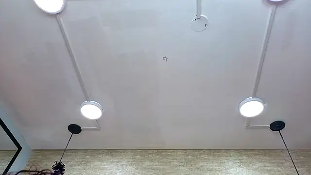 ThaliaCross online show from December 4, 8:09 pm