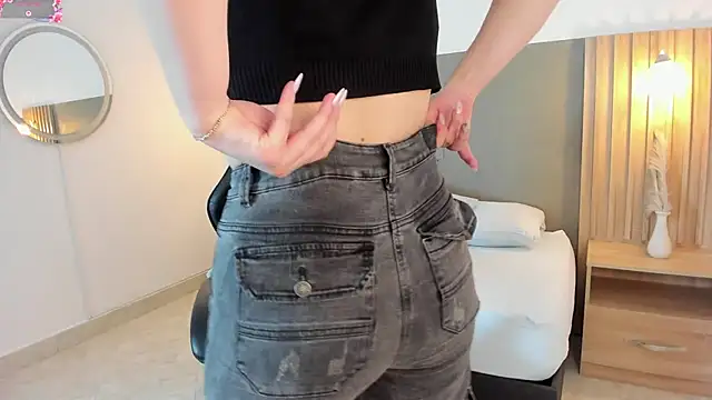 emma fhox online show from September 24, 2:32 am