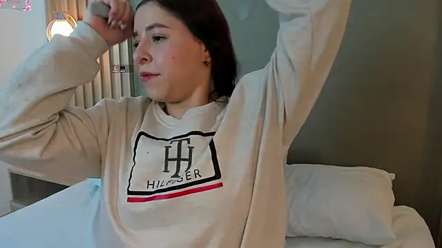 emma fhox online show from October 8, 2:27 am