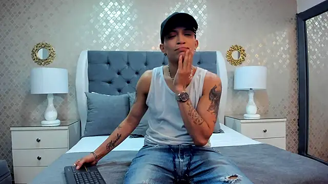 ZoeKrug online show from September 26, 12:14 pm