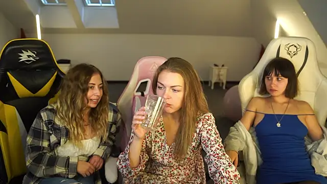 MissKaitrin online show from September 9, 1:33 pm